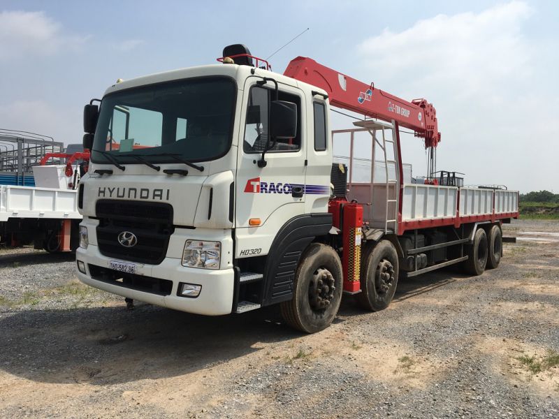 xe tải Hyundai HD320 gắn cẩu Atom 1205