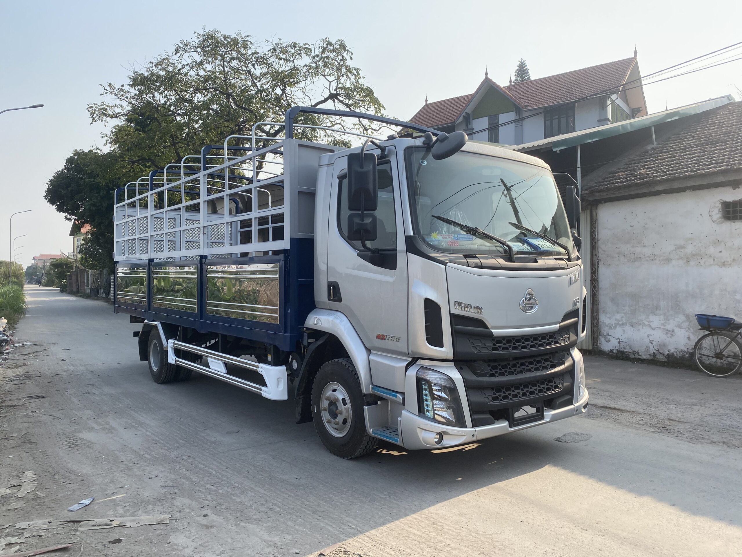 Ô tô tải có mui Chenglong LZ1121M3ABT 4×2 6m4