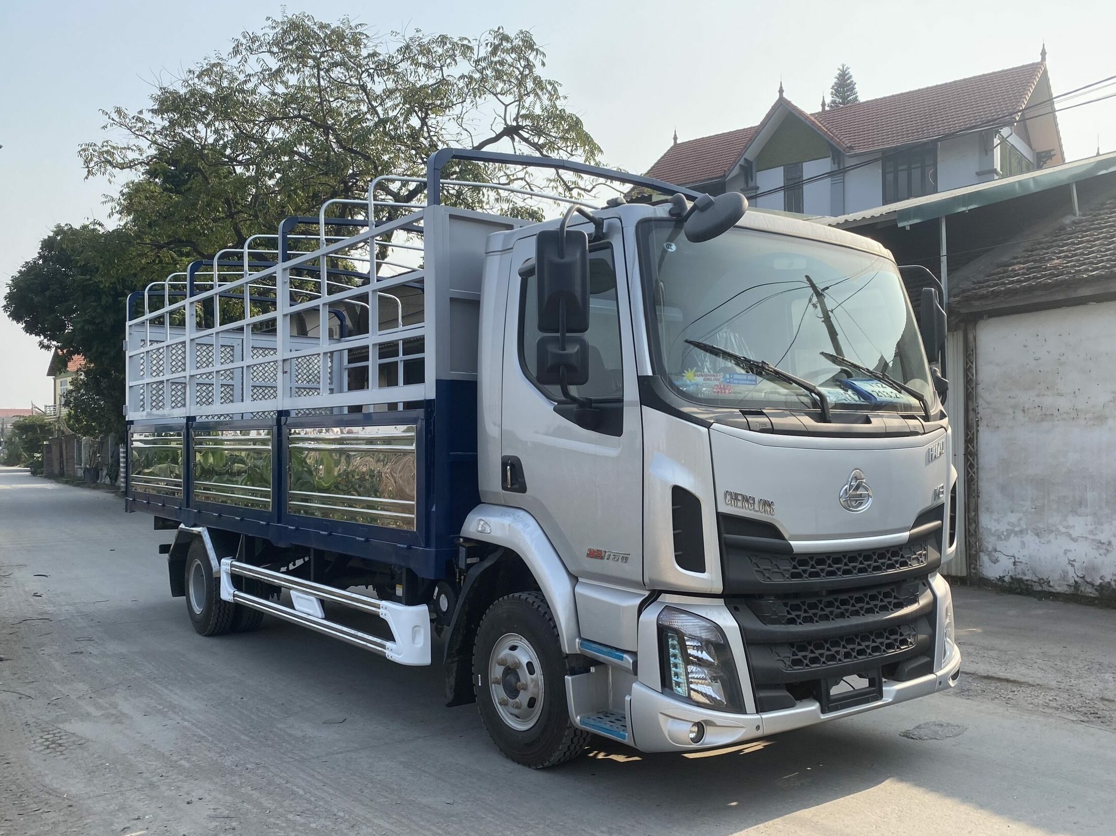 Ô tô tải có mui Chenglong LZ1121M3ABT 4×2 6m4